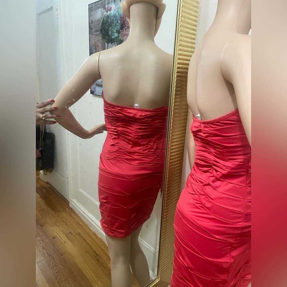 Nikibiki Strapless Red Dress - Picture 5 of 6
